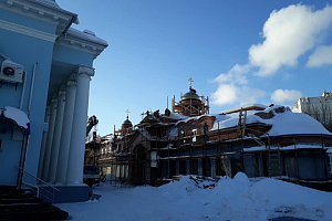 Установлены кресты на реконструируемом храме